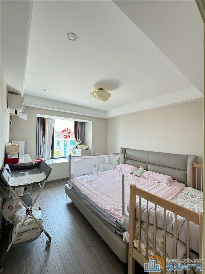 梧桐府 精装117平方155万带车位