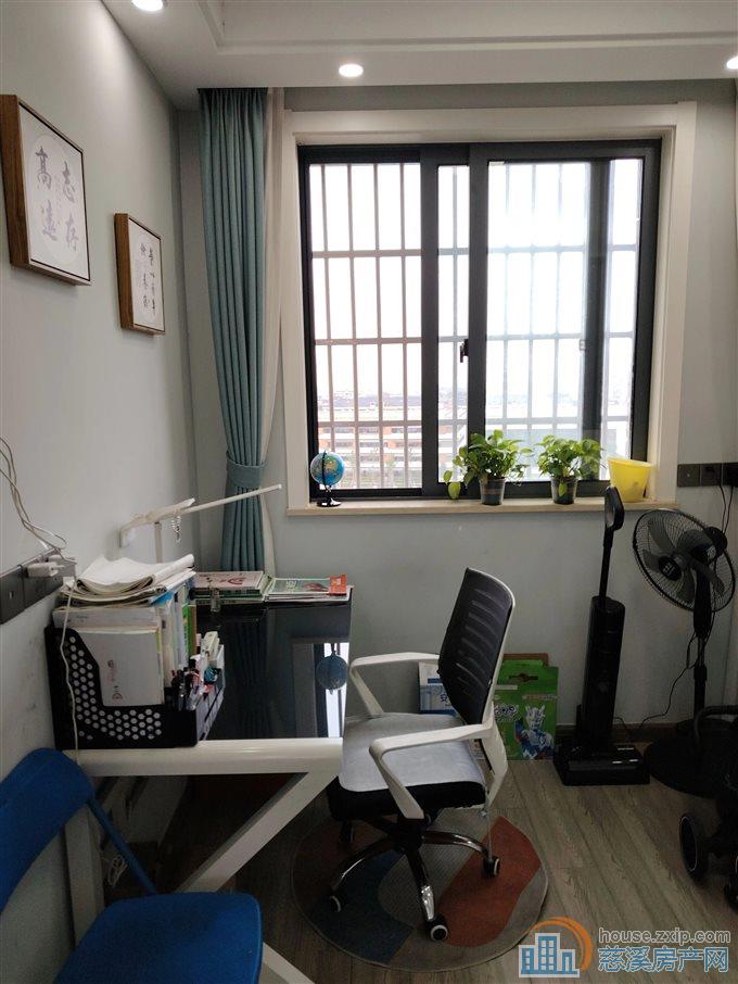 鸣北小区 精装103平133.6万带车位