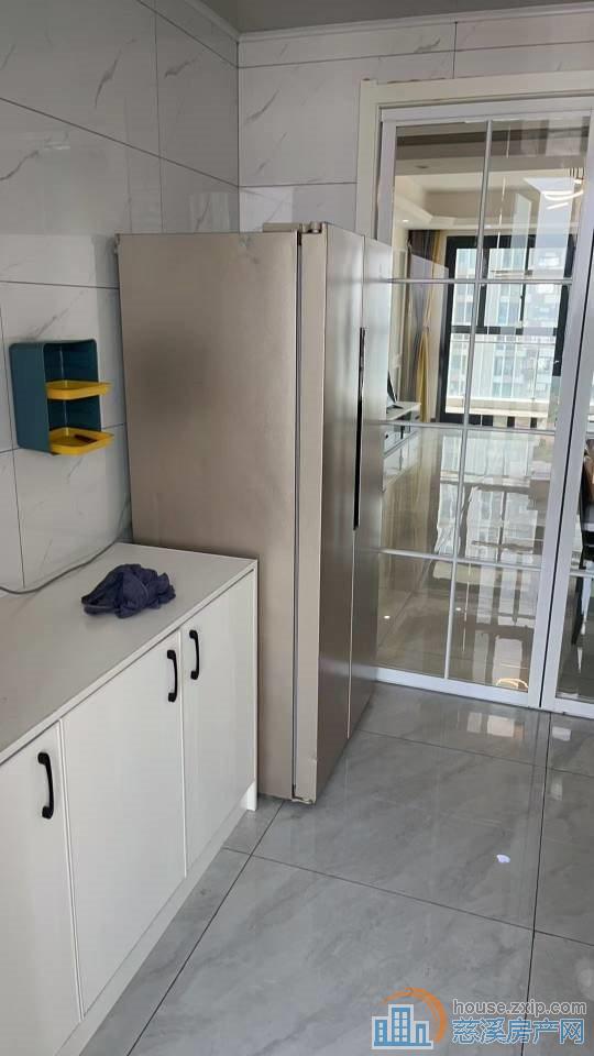 云顶3室2厅2卫6000月直接