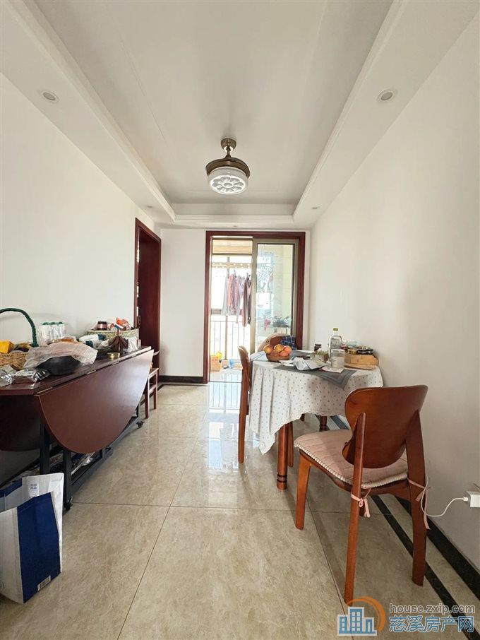 伊顿花苑136平140万精装修拎包入住