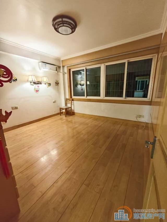 南胜苑139平装修保养好车库109万