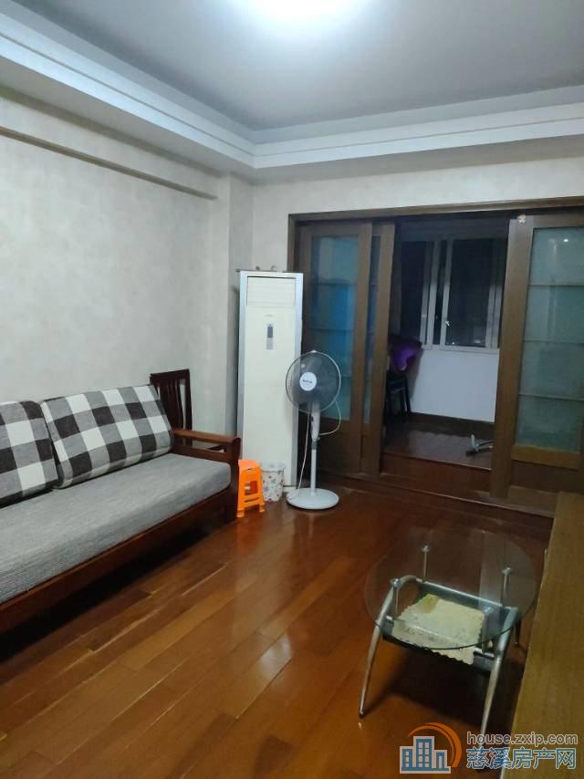 中凯华庭 68平 75万