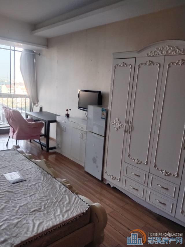 新都汇1400元，直接