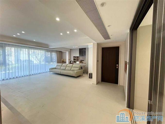 上东辰府一复二+车位191平精装未入住