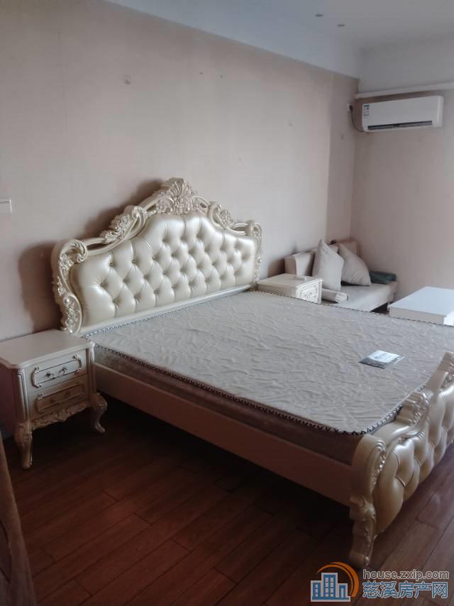 新都汇1400元，直接