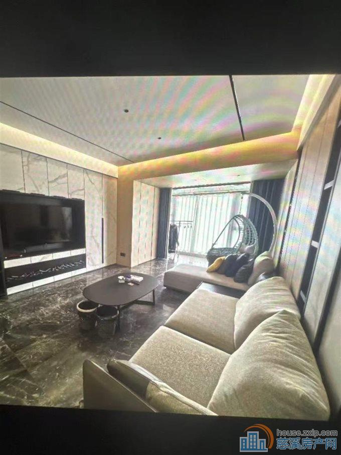 御龙公寓全新装修没入住带车位可读书