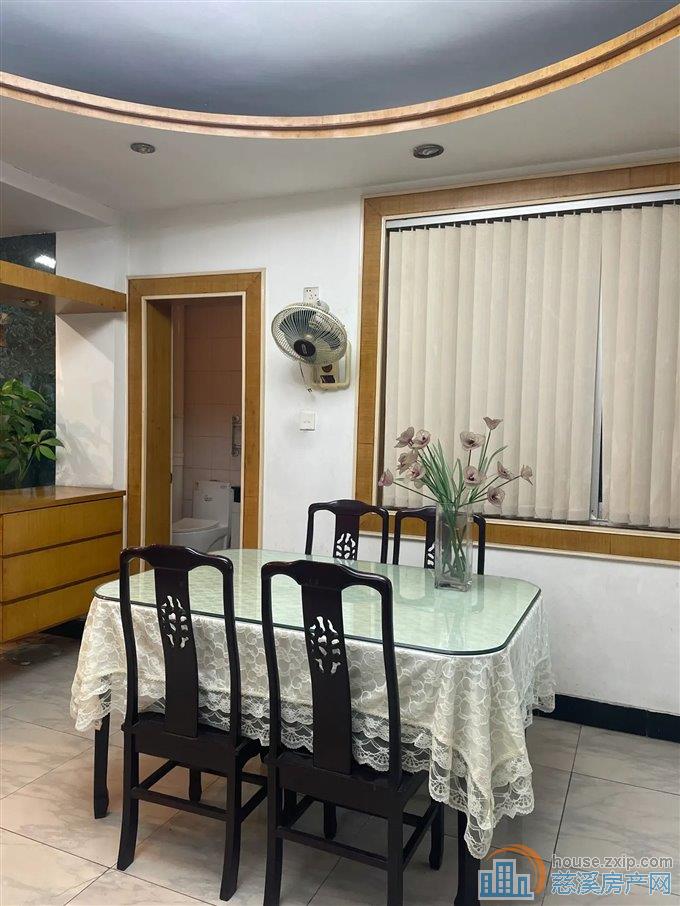 实验公寓109平128万实验书包