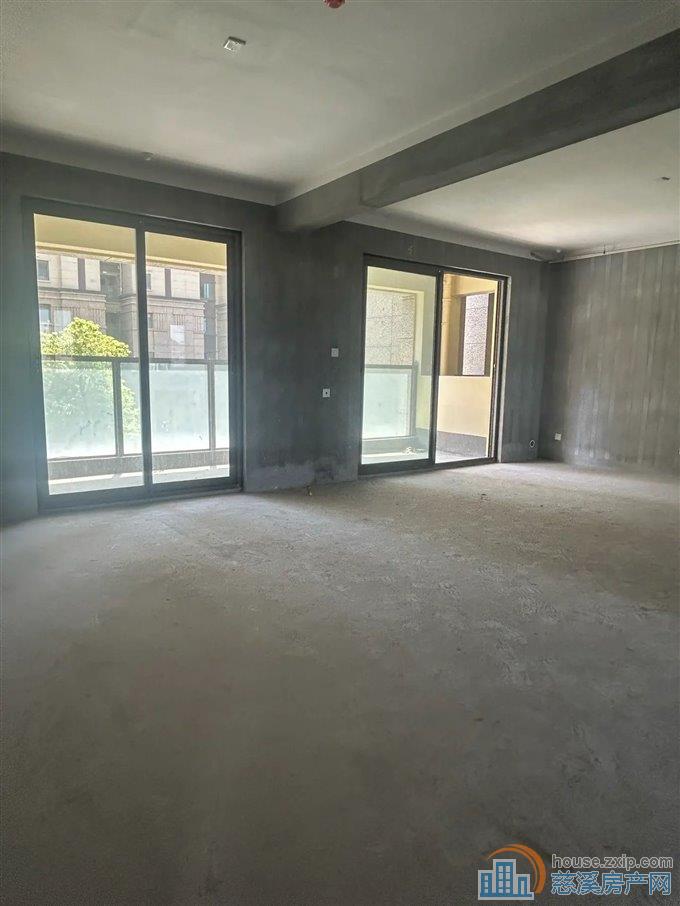 悦华府 毛坯141平方175万边套位佳 