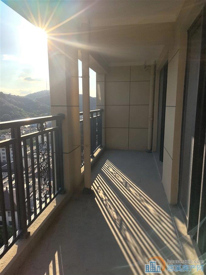 捡漏 江滨之城 依山傍水风景好空气新鲜