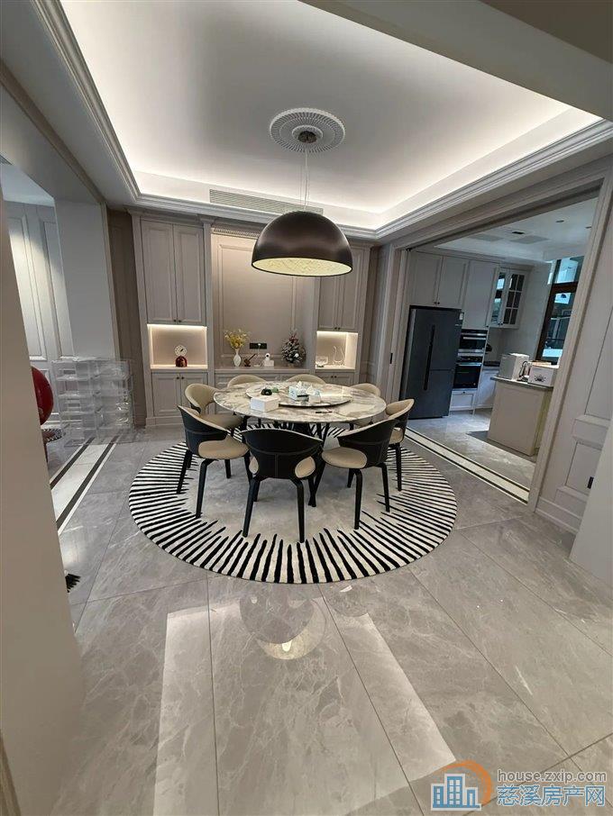 绿城御园别墅498平精装修三个车位