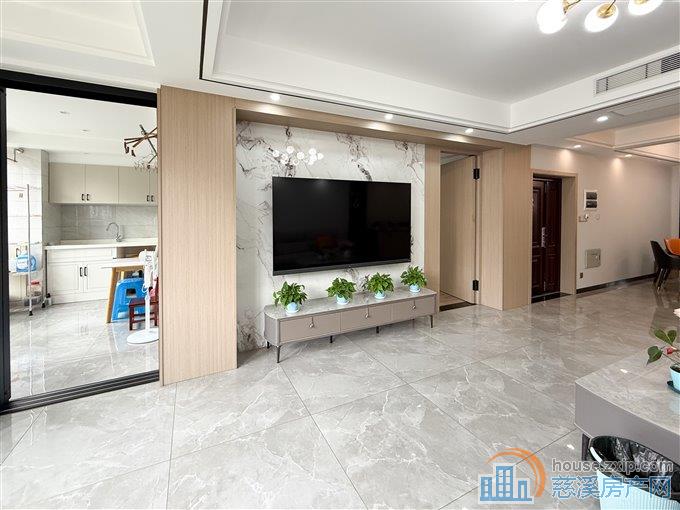 鸣北小区154平 177万精装 带车位