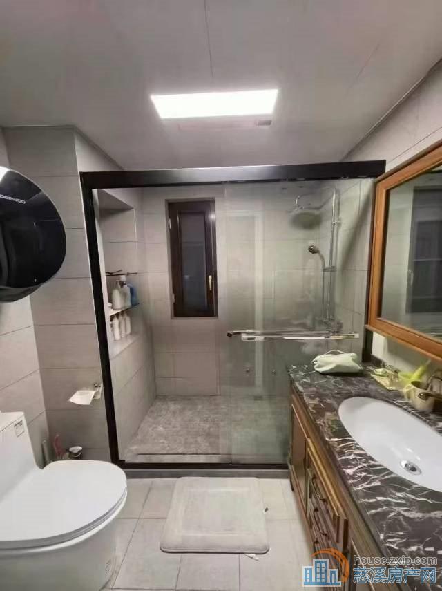 金仕华庭印象剑桥142平268万豪装