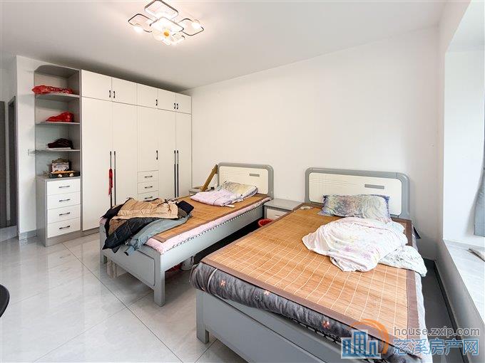 红星天铂佳苑132平138.8万送双车位