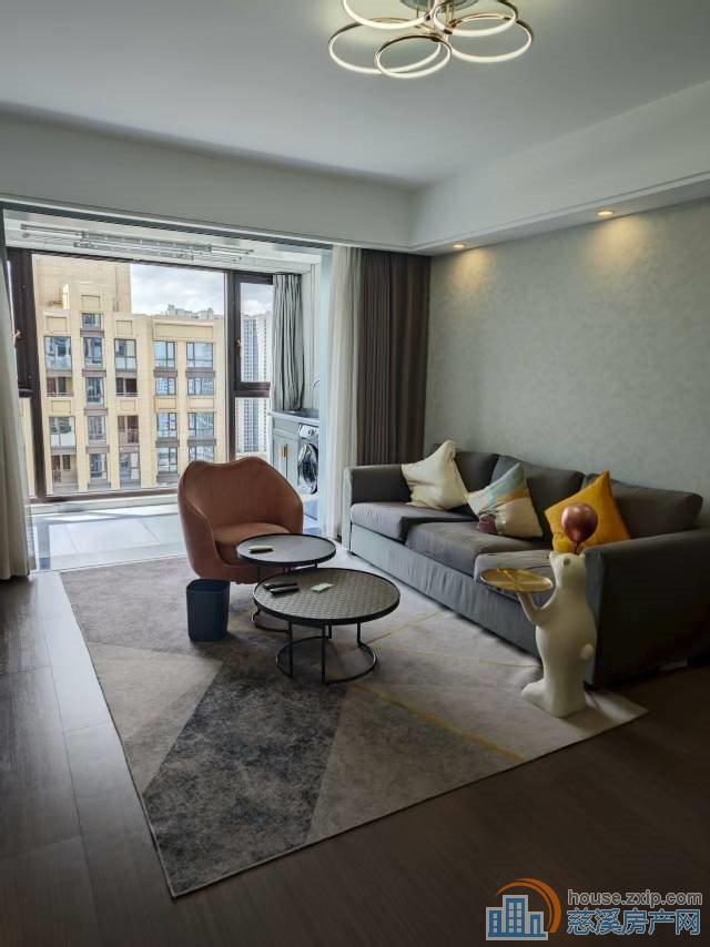 江滨之城江畔院精装