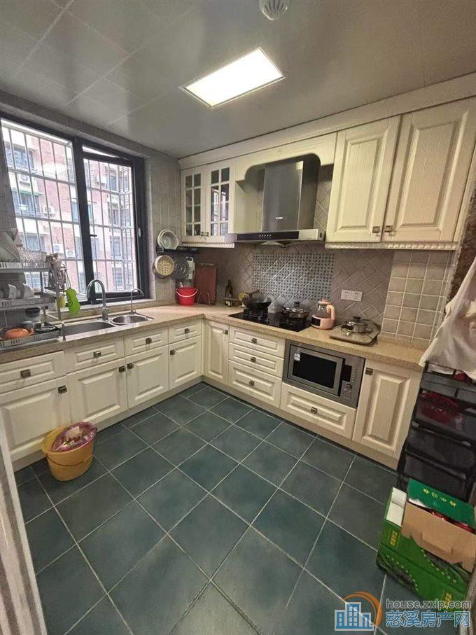 枫华富地电梯洋房128平精装车位122万