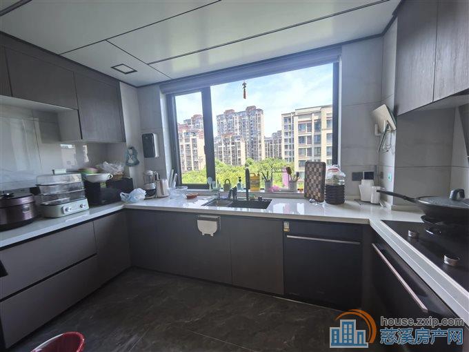 溪上旦山府 精装 118平方249.8万