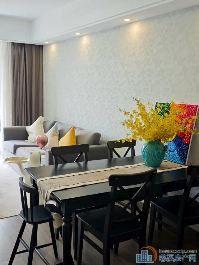 江滨之城江畔院精装