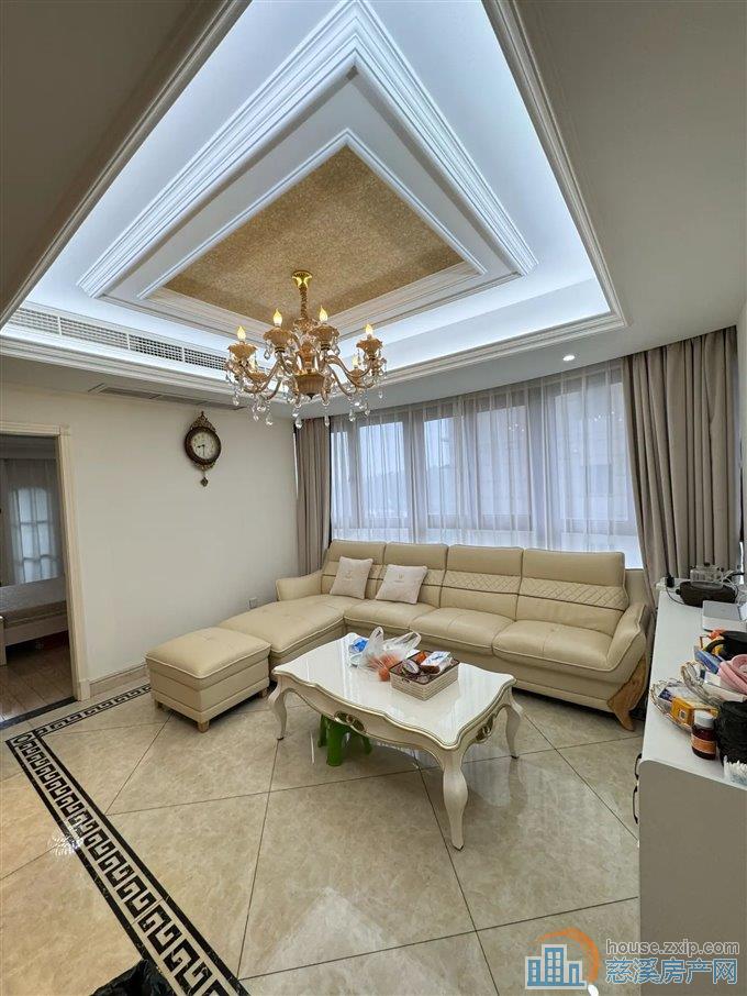 和润公寓 精装134平方带车库 阳光实验