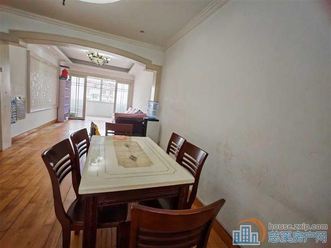 金南小区4楼90平两室精装直接房源钥匙在