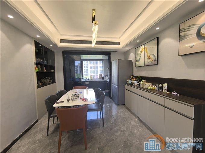 溪上旦山府 精装 118平方249.8万