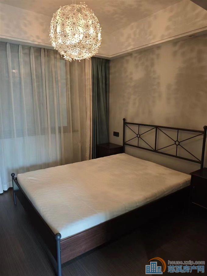 捡漏江滨江畔院101平中上楼层现代装修