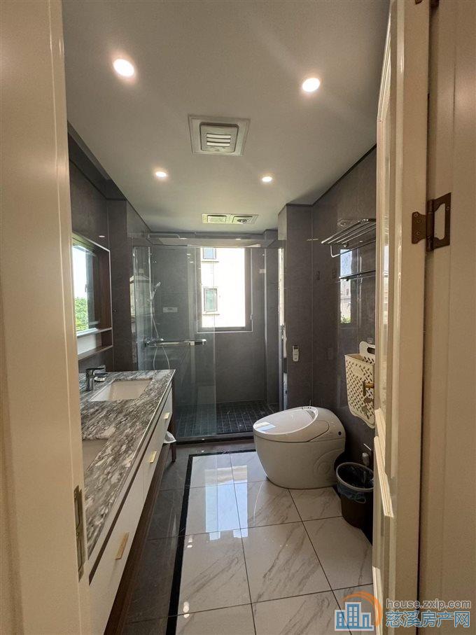 鸿景苑电梯洋房好楼层精装车位储藏间