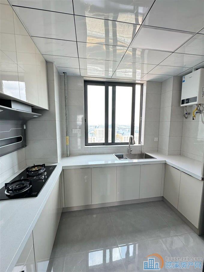 出租卓越湖樾云著花苑143平4500