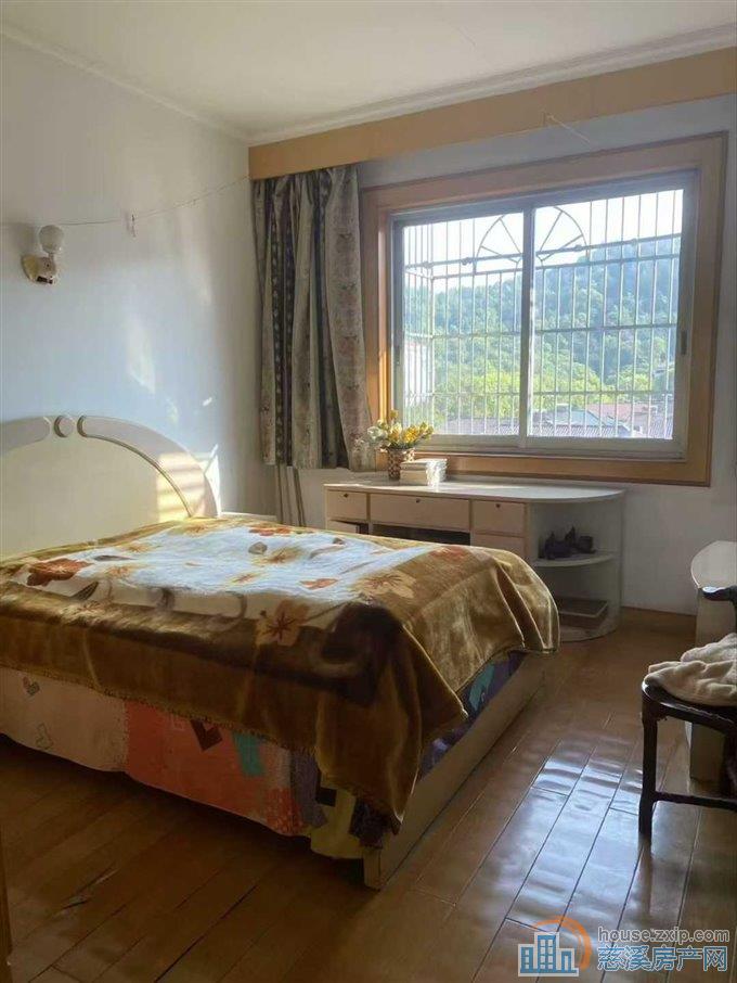 慈溪山庄4楼141平带车库91.8万