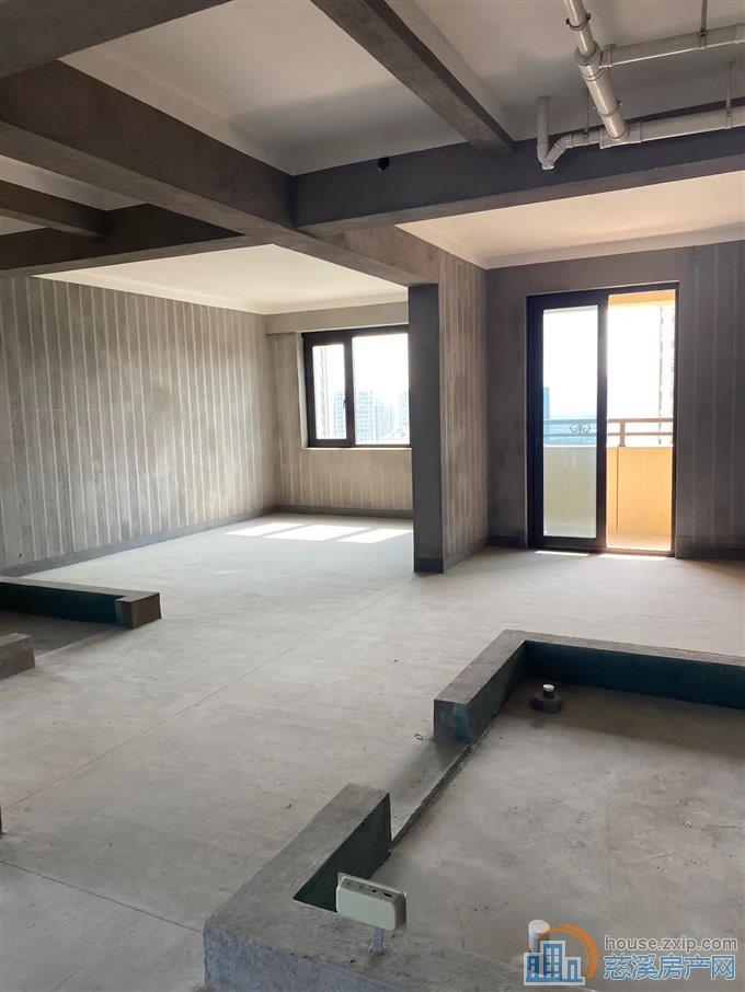 江滨之城 142平方172万带车位杂物间