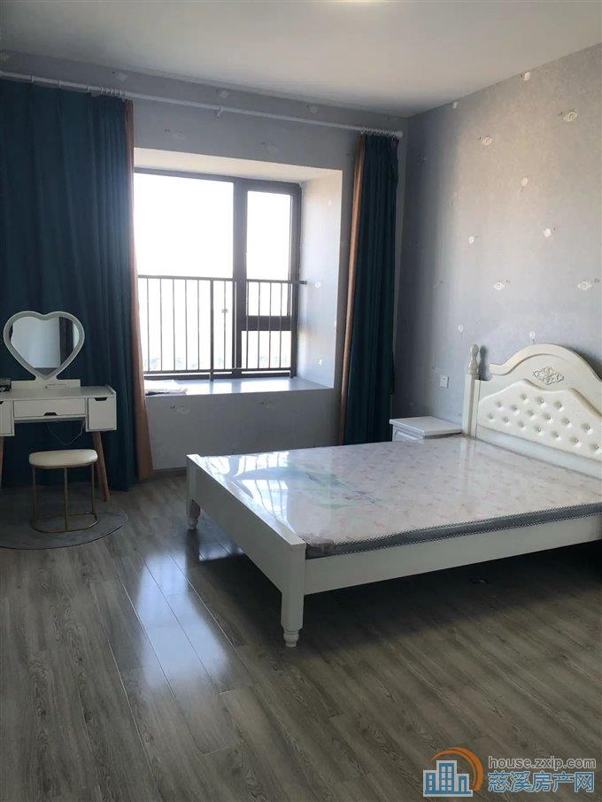 悦华府 精装108平方149万 采光好