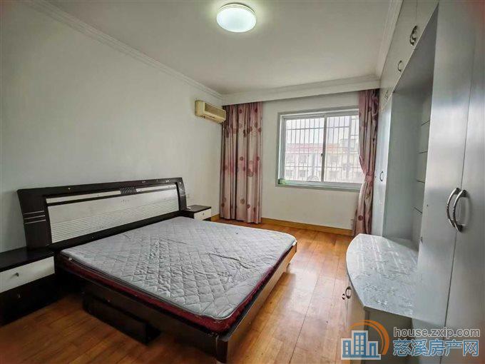 金南小区4楼90平两室精装直接房源钥匙在