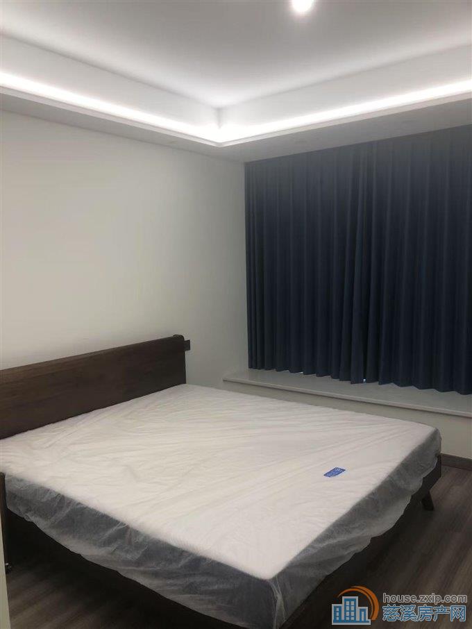 盛泰嘉苑欢乐颂一楼120平精装146万