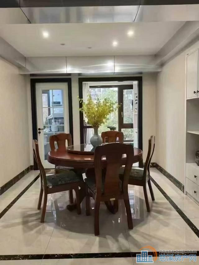 金仕华庭印象剑桥142平268万豪装