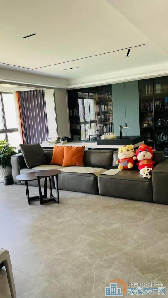 旦山府电梯洋房143平楼层佳378万