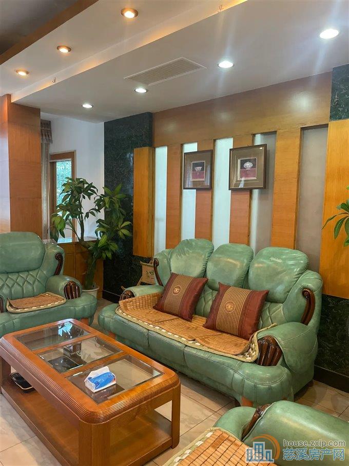 实验公寓109平128万实验书包