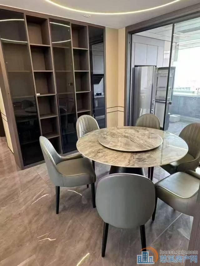 云顶194平楼层佳2室豪装530万