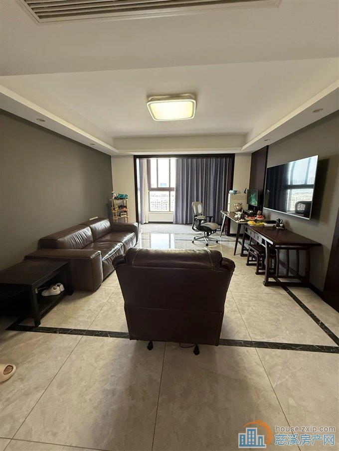 金仕华庭 精装102平155万