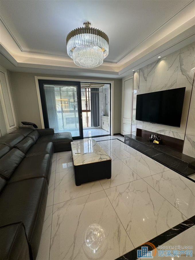 鸿景苑电梯洋房好楼层精装车位储藏间