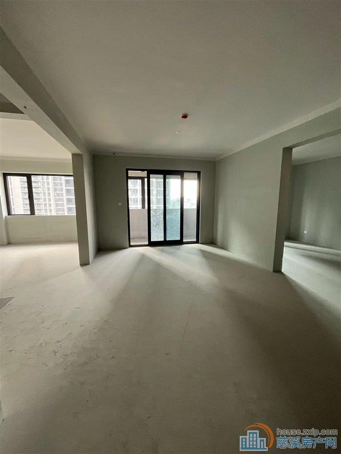 捡漏 万固臻悦府 新城河版块  朝南三间