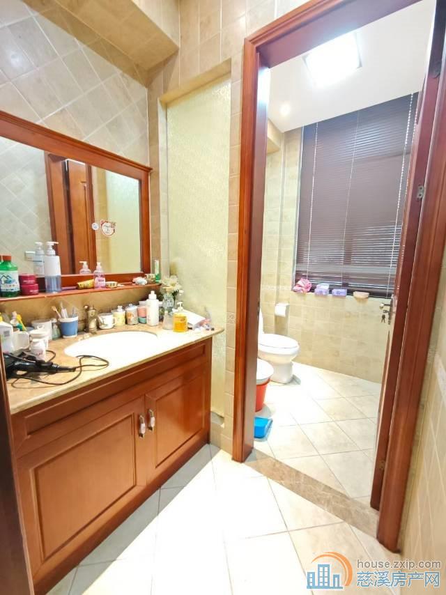 剑南家园二通三别墅精装285平388万