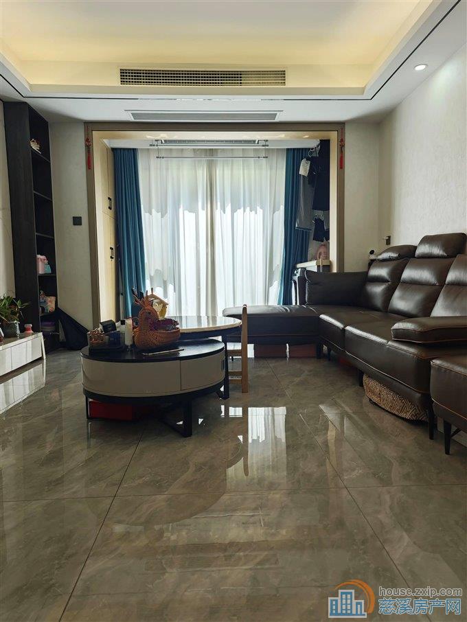 凤鸣梧桐府93平138万保养好