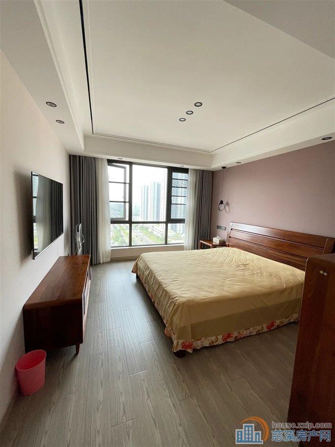 江滨之城141平248万带车位边套