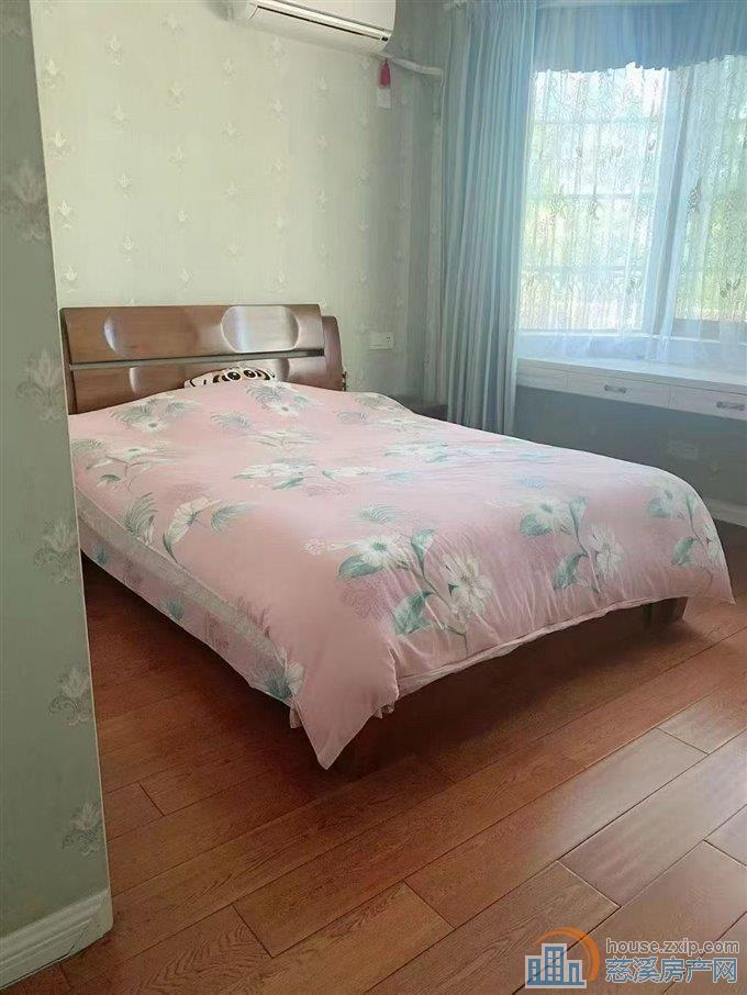 东兴苑北区车库上面1楼豪装大露台