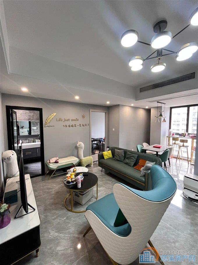 鸣北小区103平138万带车位精装修