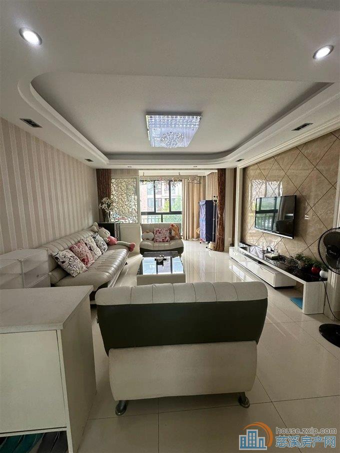 城市桃源，精装洋房，配置齐全，可拎包入住