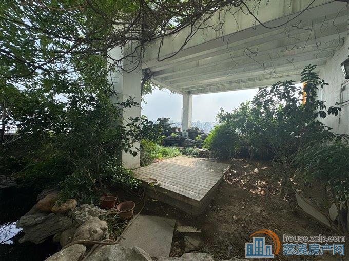 丽晶大厦63平85万复式带花园