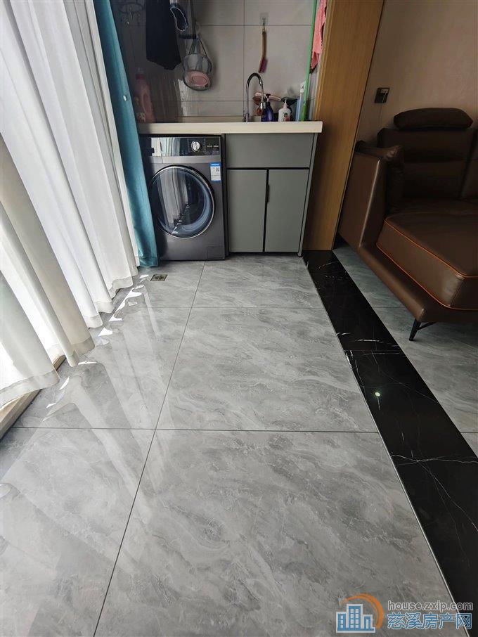 凤鸣梧桐府93平138万保养好