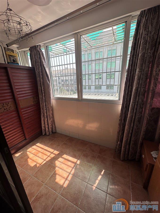 舜韵华庭96平49万送26平车库