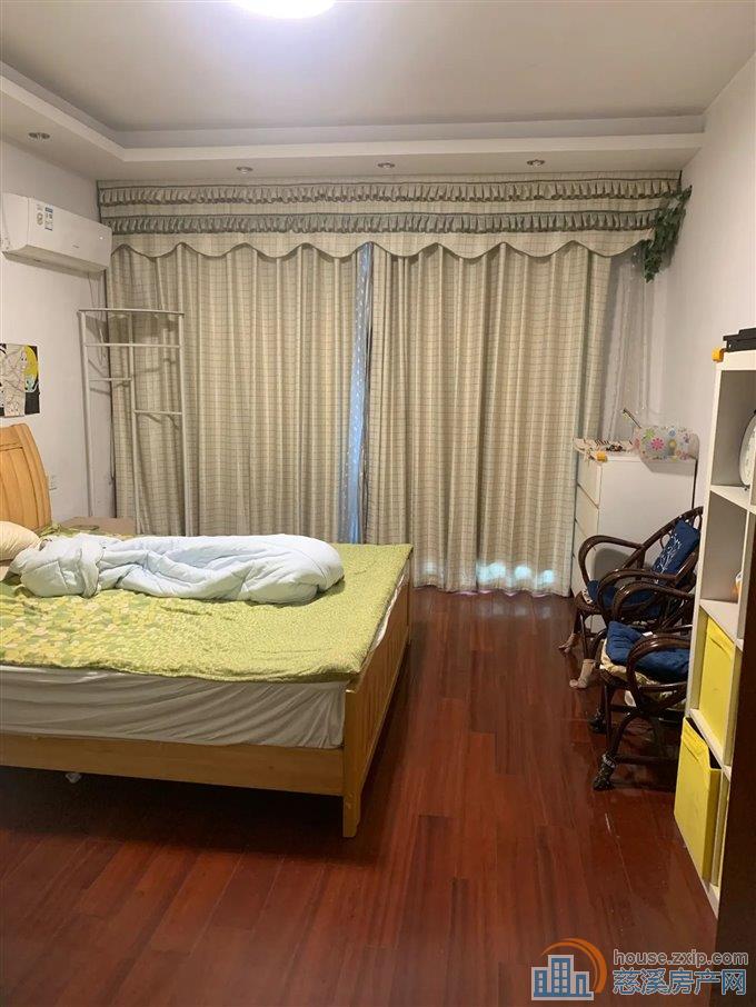 金旦花园 精装158平方162万带车库