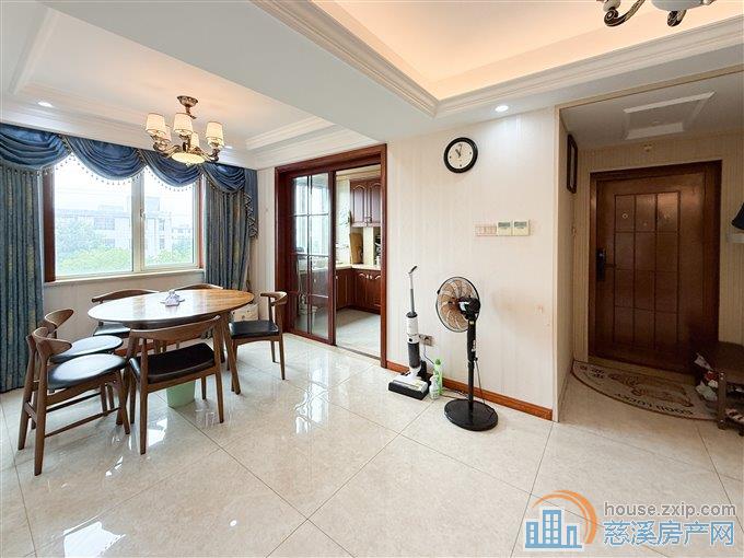 碧海星辰 品牌精装 保养好132平送车位